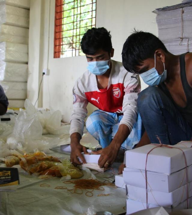 photo of humanitarian workers